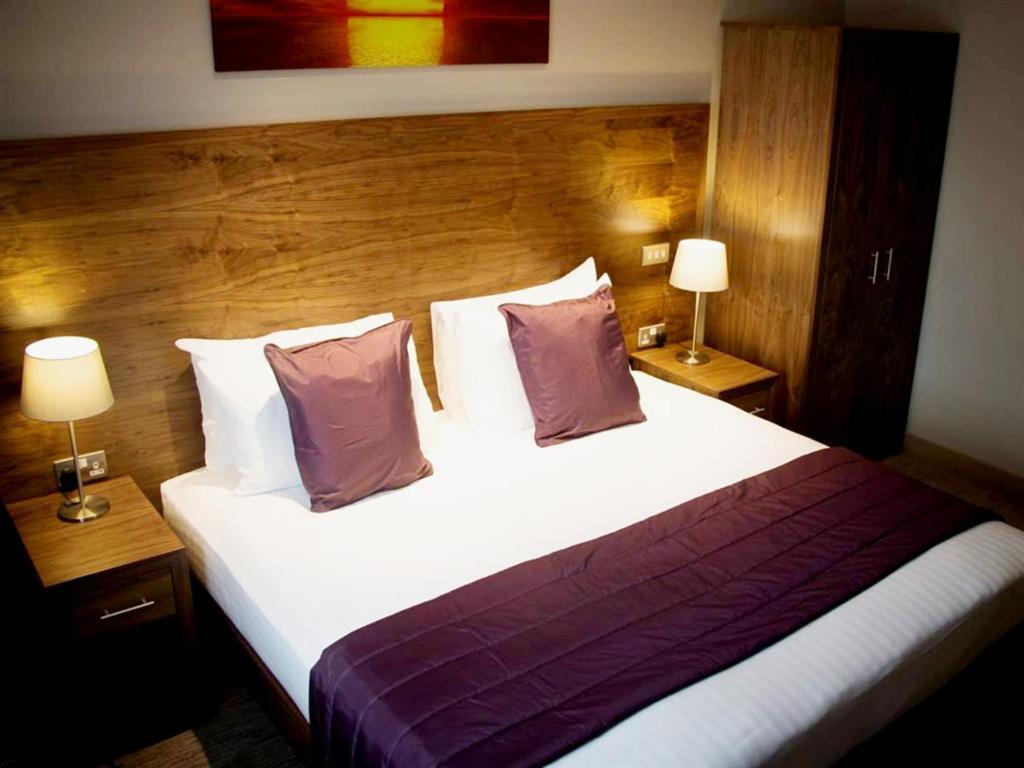 The White Hart Hotel Swindon Exterior foto